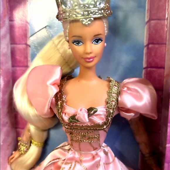 Rapunzel Barbie doll & Valentine Barbie doll - Picture 3 of 11